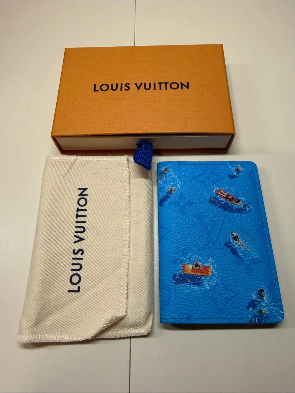 Louis Vuitton Swim Pocket Organizer LIKE NEW in box full set